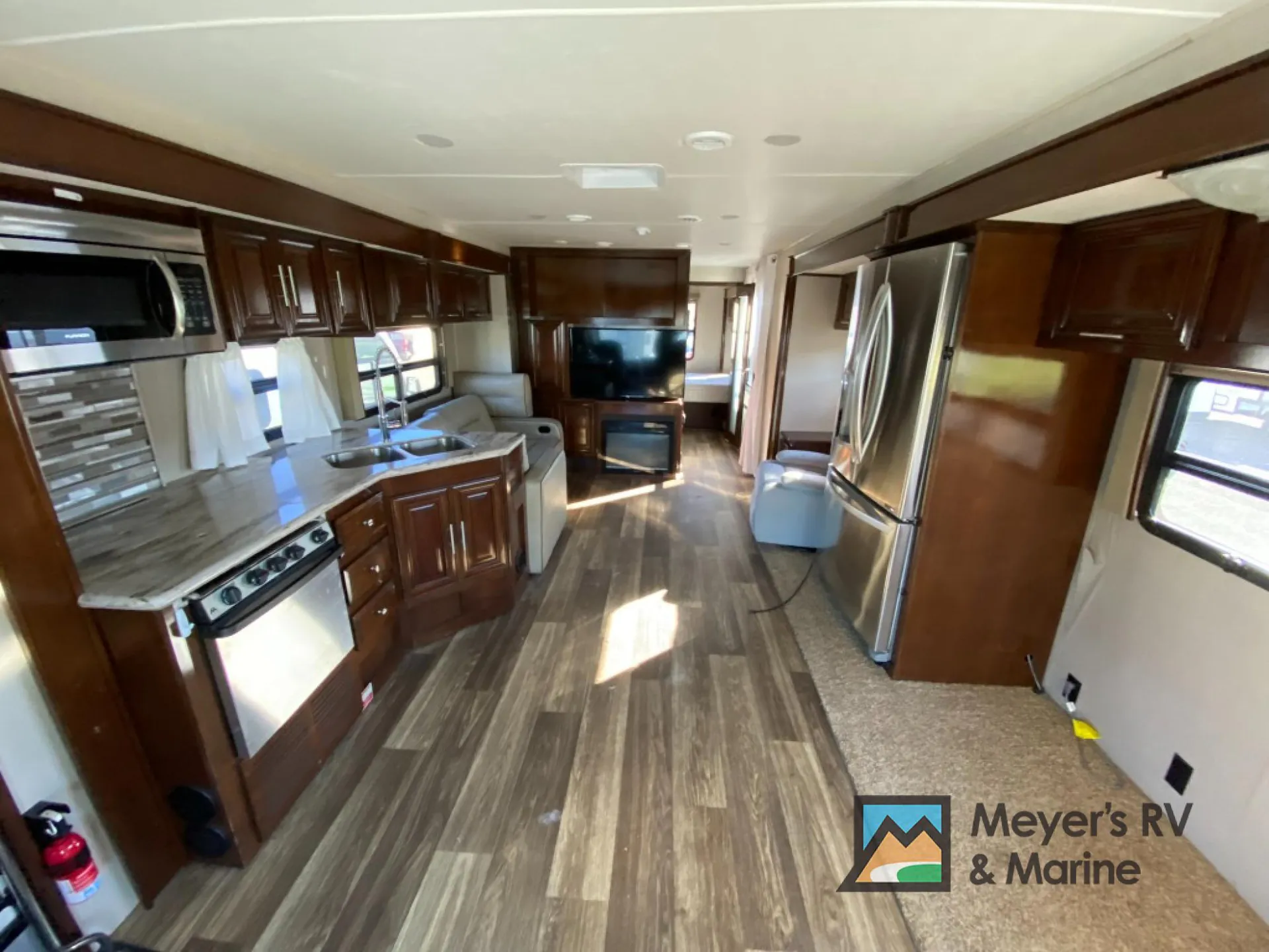 2018 Forest River Georgetown XL 377TS — Photo 7