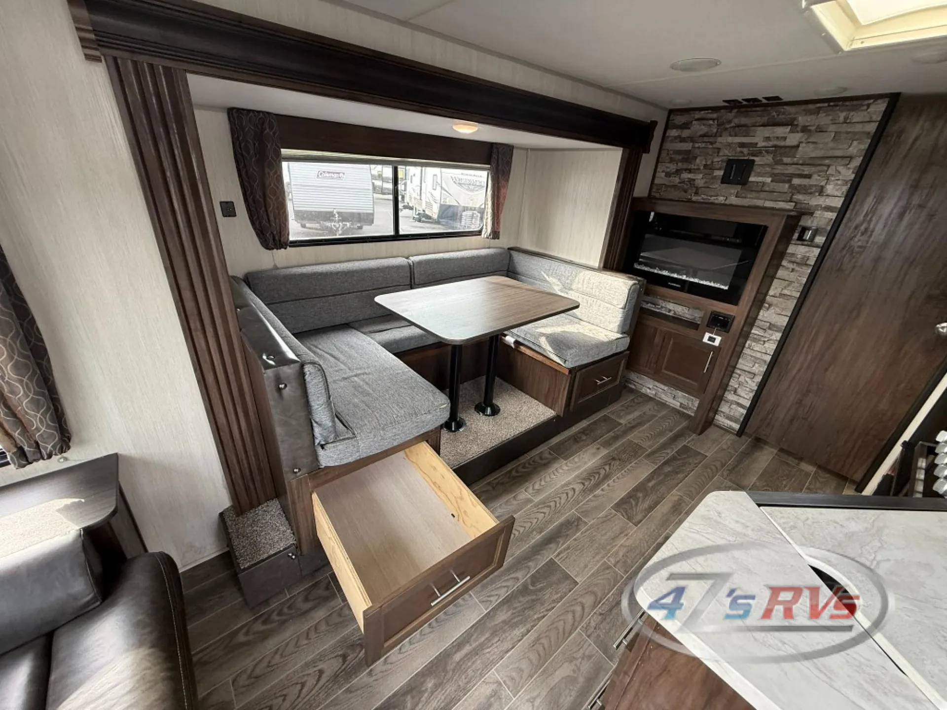 2019 Forest River Cherokee Grey Wolf 23MK — Photo 5