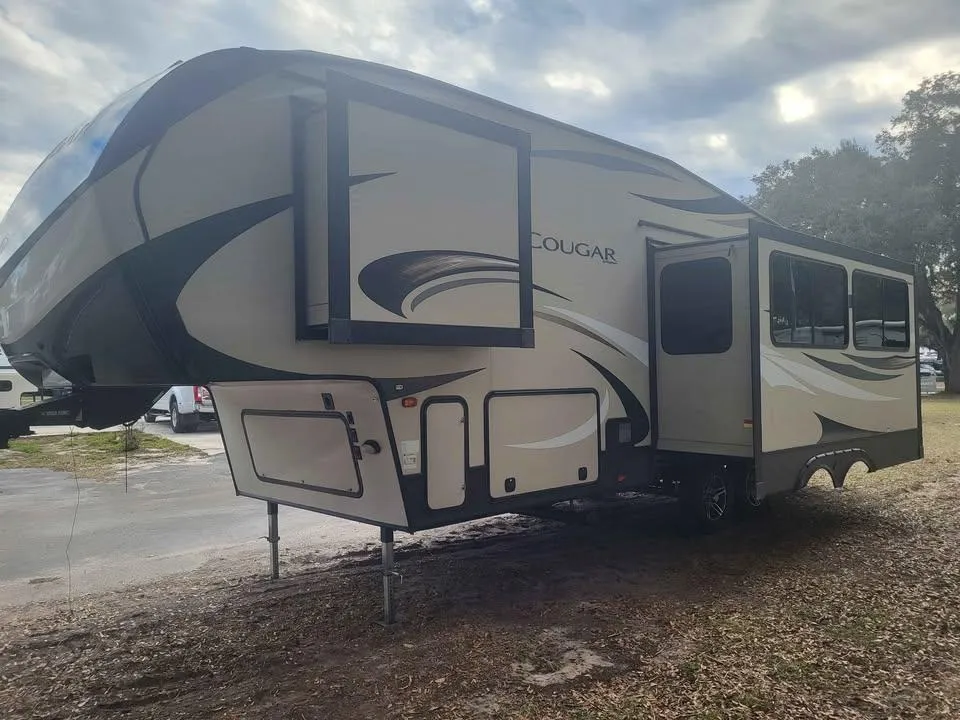 2019 Keystone RV Cougar USED  KEYSTONE 25RSWE - Photo 3
