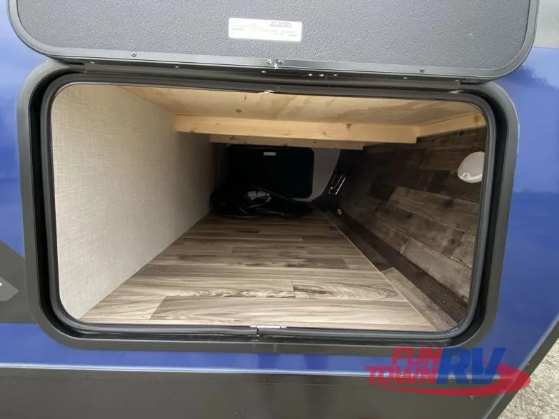 2024 Venture RV Stratus 261VRB - Photo 2