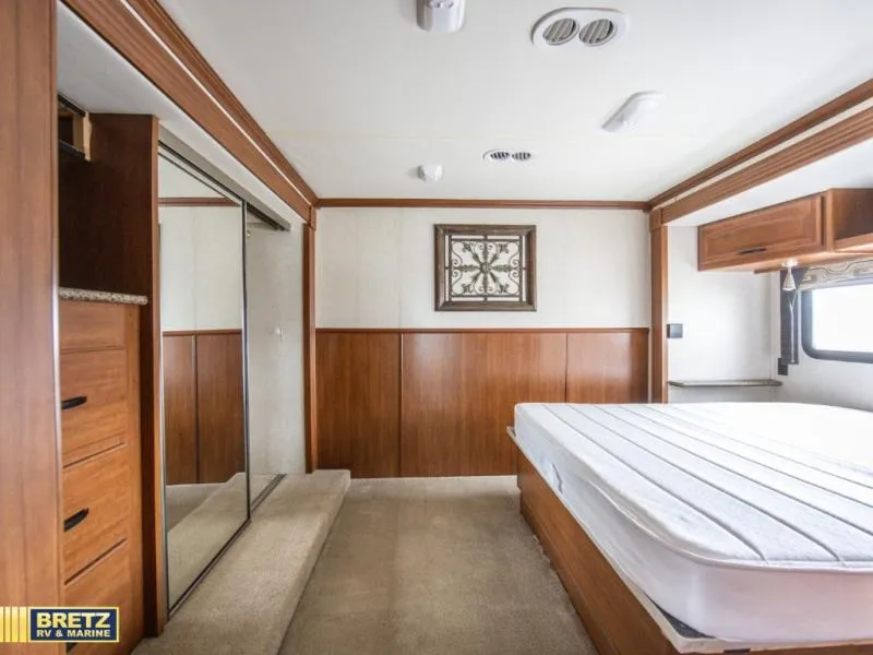 2010 Fleetwood RV Fiesta Premium 34B - Photo 2