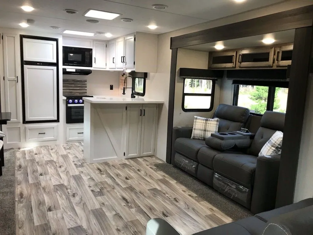 2024 Venture RV SportTrek Touring Edition STT336VRK - Photo 4