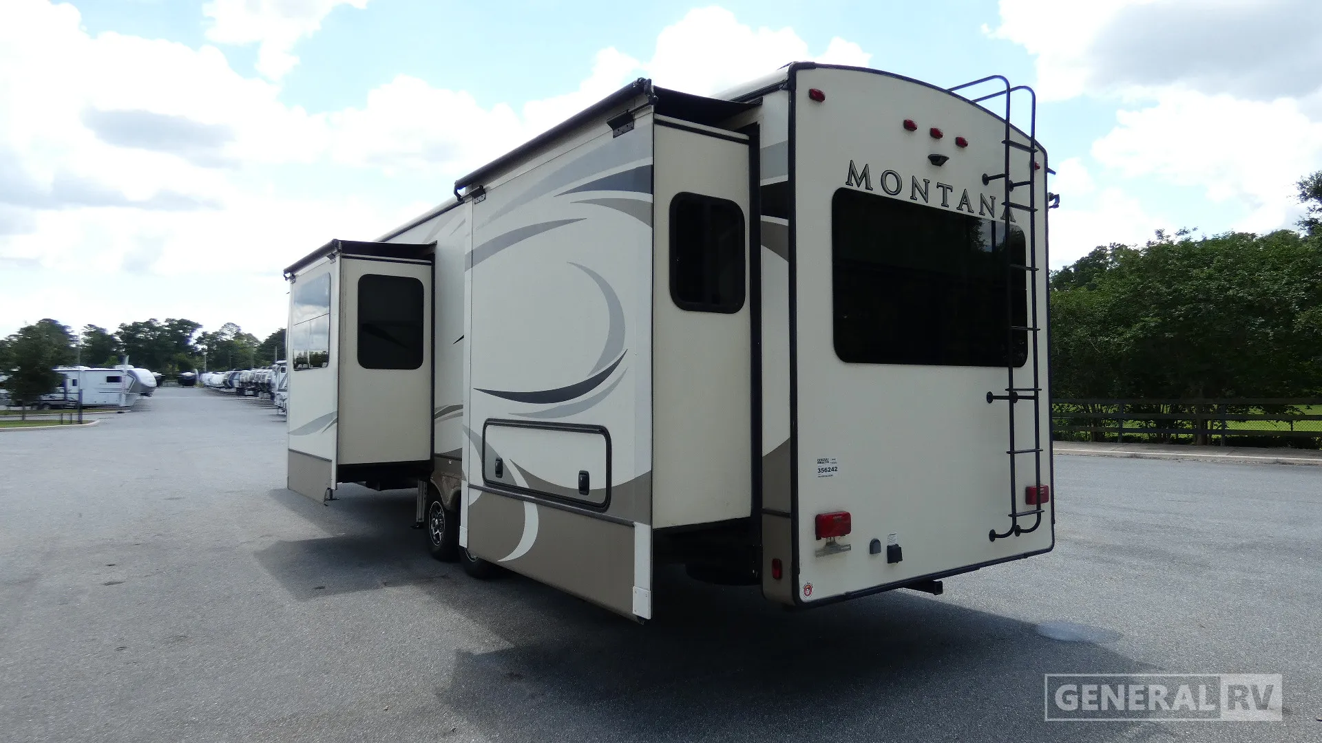 2018 Keystone Montana 3820FK - Photo 4