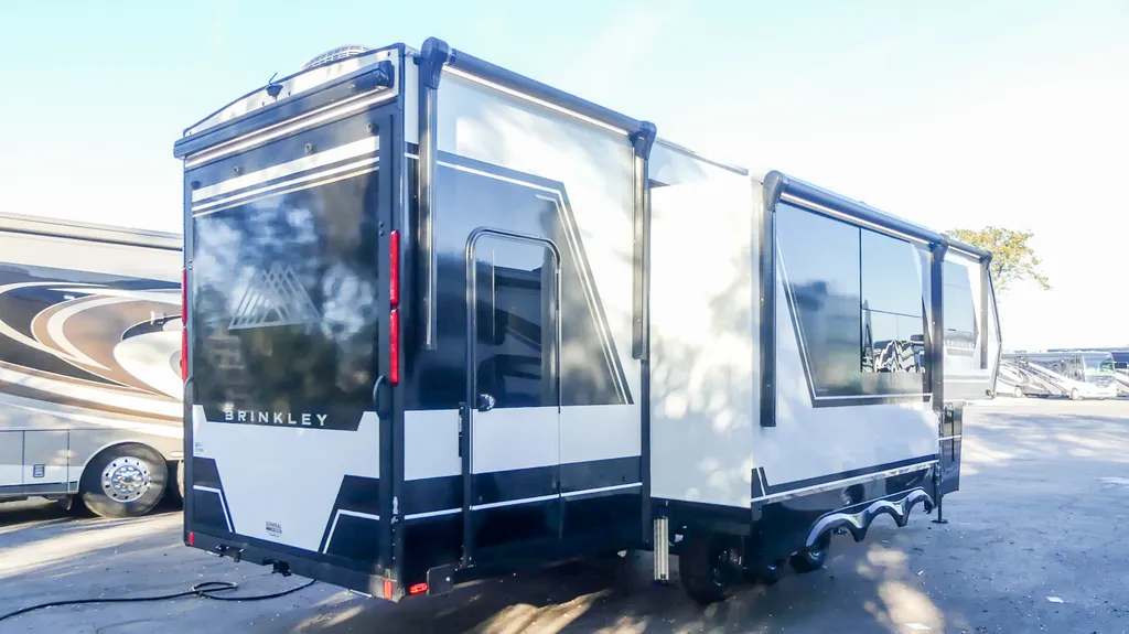 2025 Brinkley Model G 3250, Photos photo 7