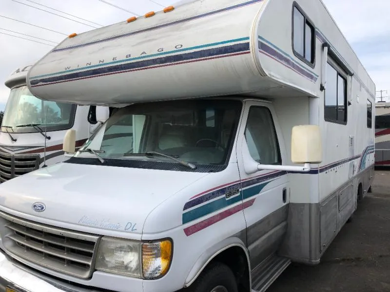 1996 Winnebago Minnie Winnie DL 29WQ - Photo 2