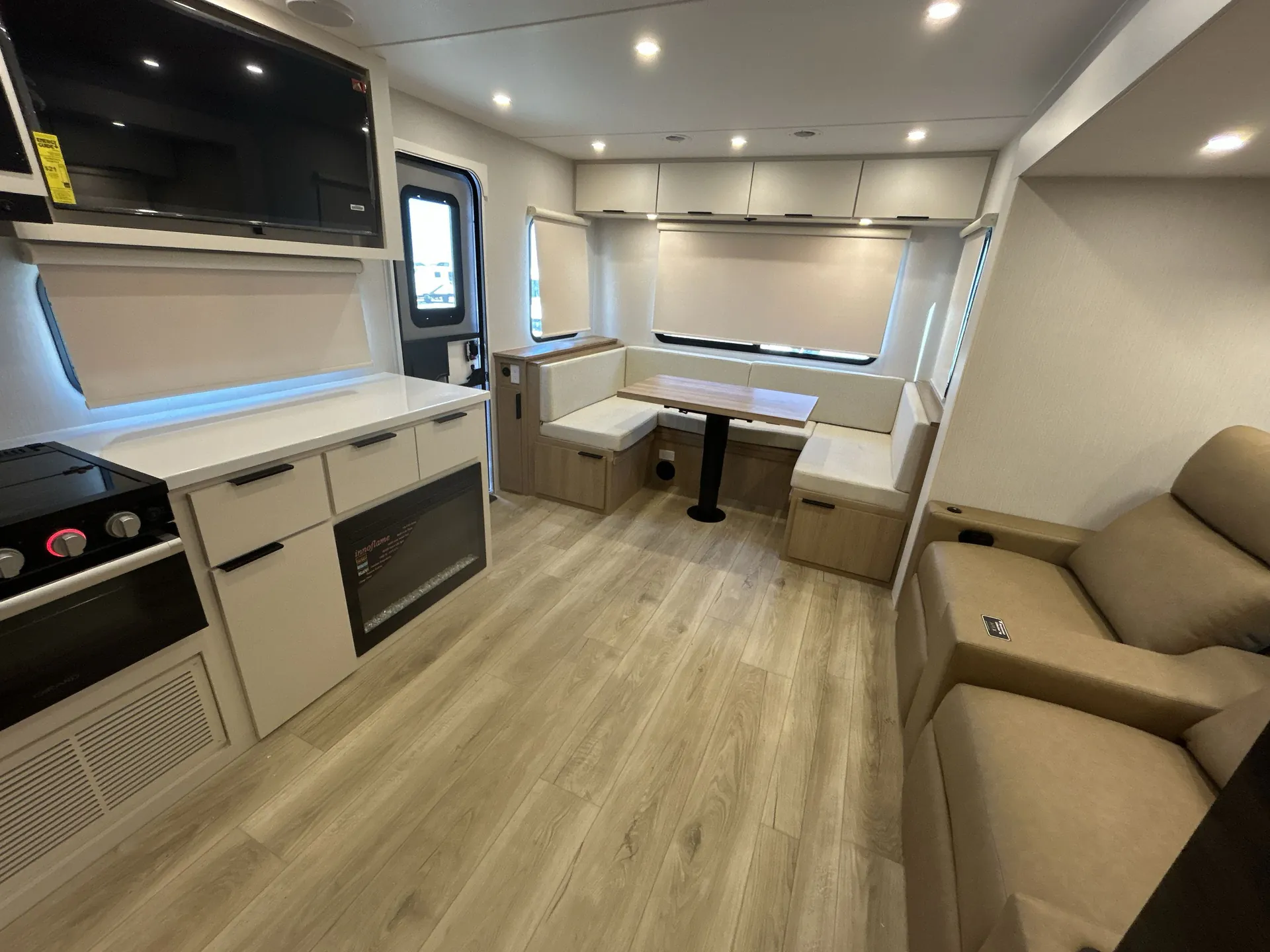 2026 Winnebago Thrive 25RLS — living area main