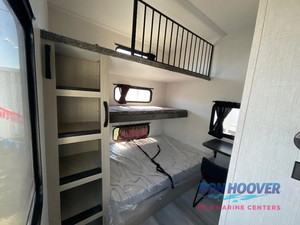 2026 Forest River Wildcat 34CRIB, Photos photo 27
