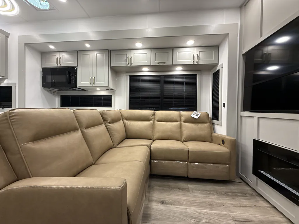 2026 Brinkley Model G 3970, Photos photo 12