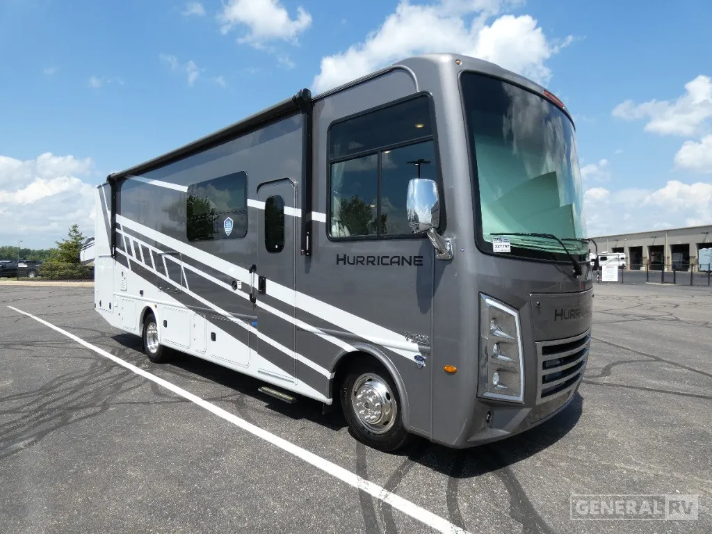 2026 Thor Motor Coach Hurricane 29L - Photo 2