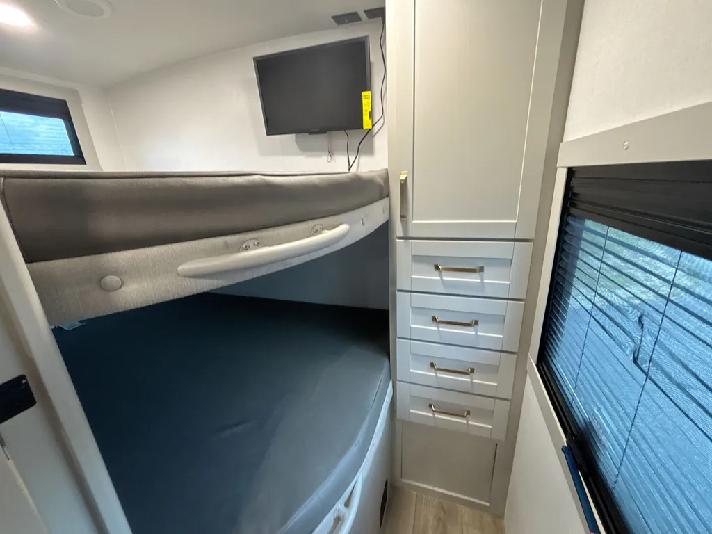2025 Brinkley Model Z AIR 295, Photos photo 19