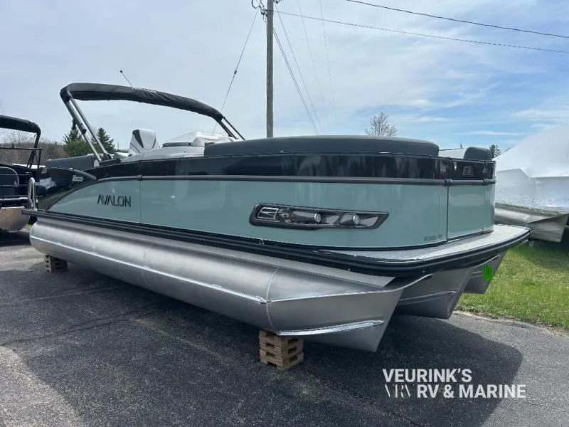 2026 Avalon Catalina 2385 QL - Tritoon - Mercury 200hp - Main photo