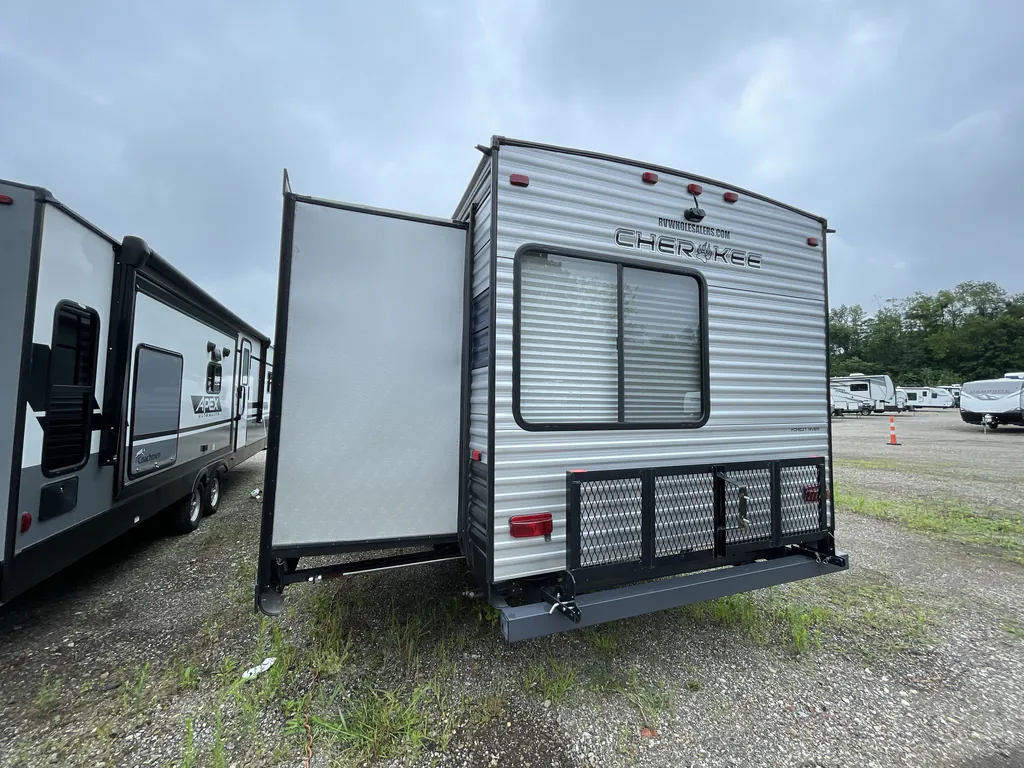 2022 Forest River Cherokee 294BH, Photos photo 7