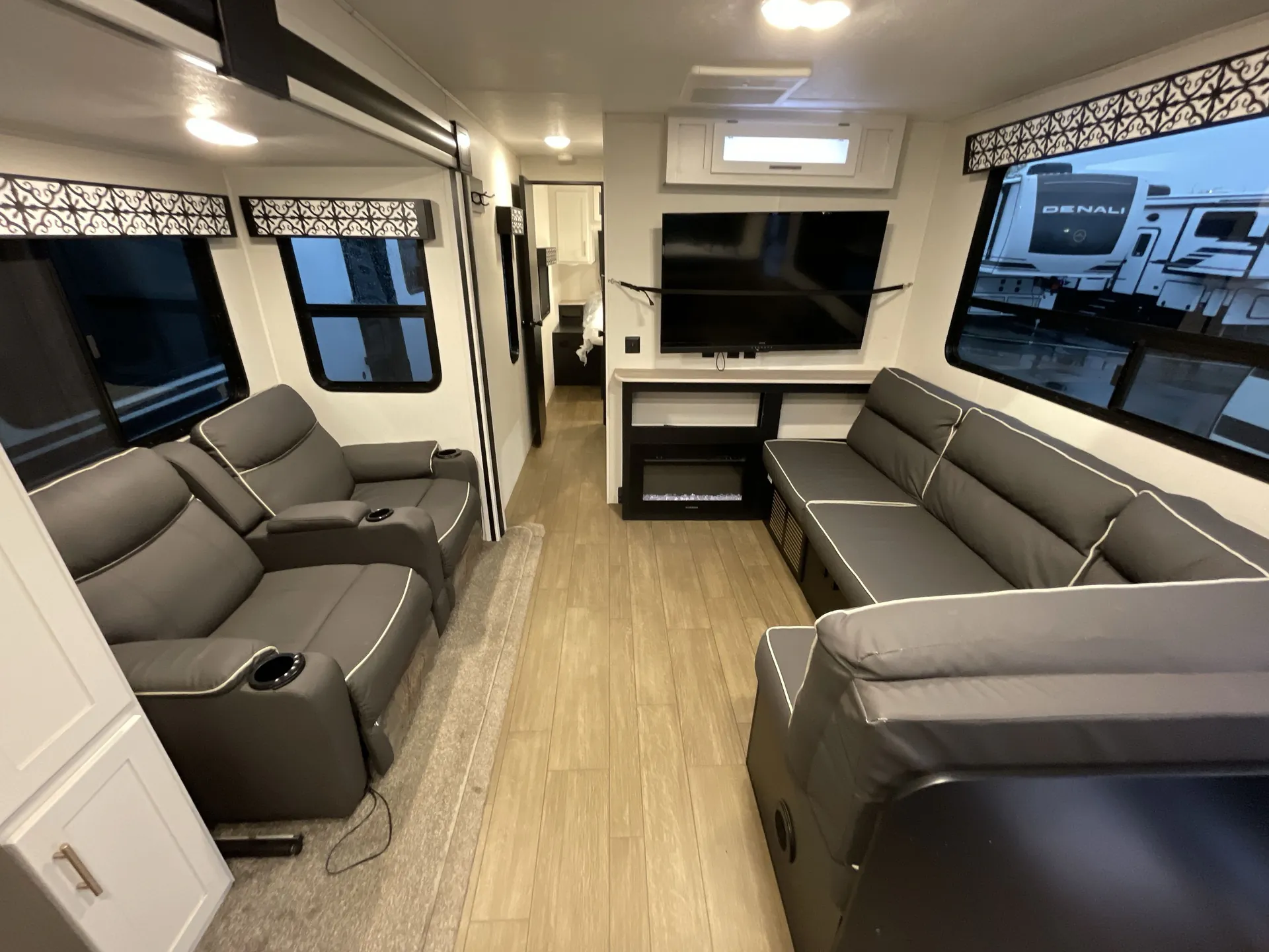 2022 Forest River Wildcat Maxx 247RKX dealer photo 2 from Camping World