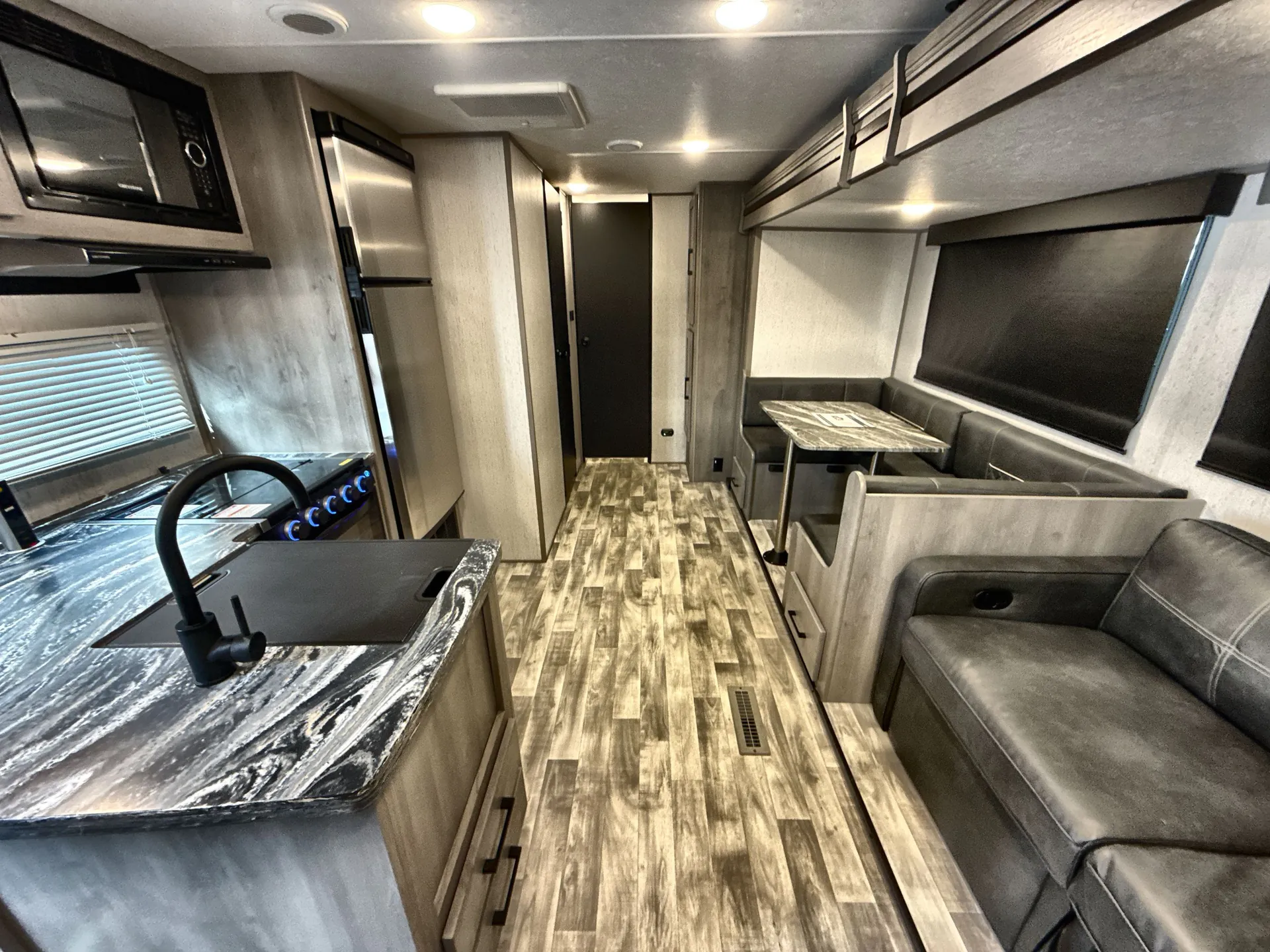 2022 Dutchmen Kodiak Ultra-Lite 283BHSL — living area main