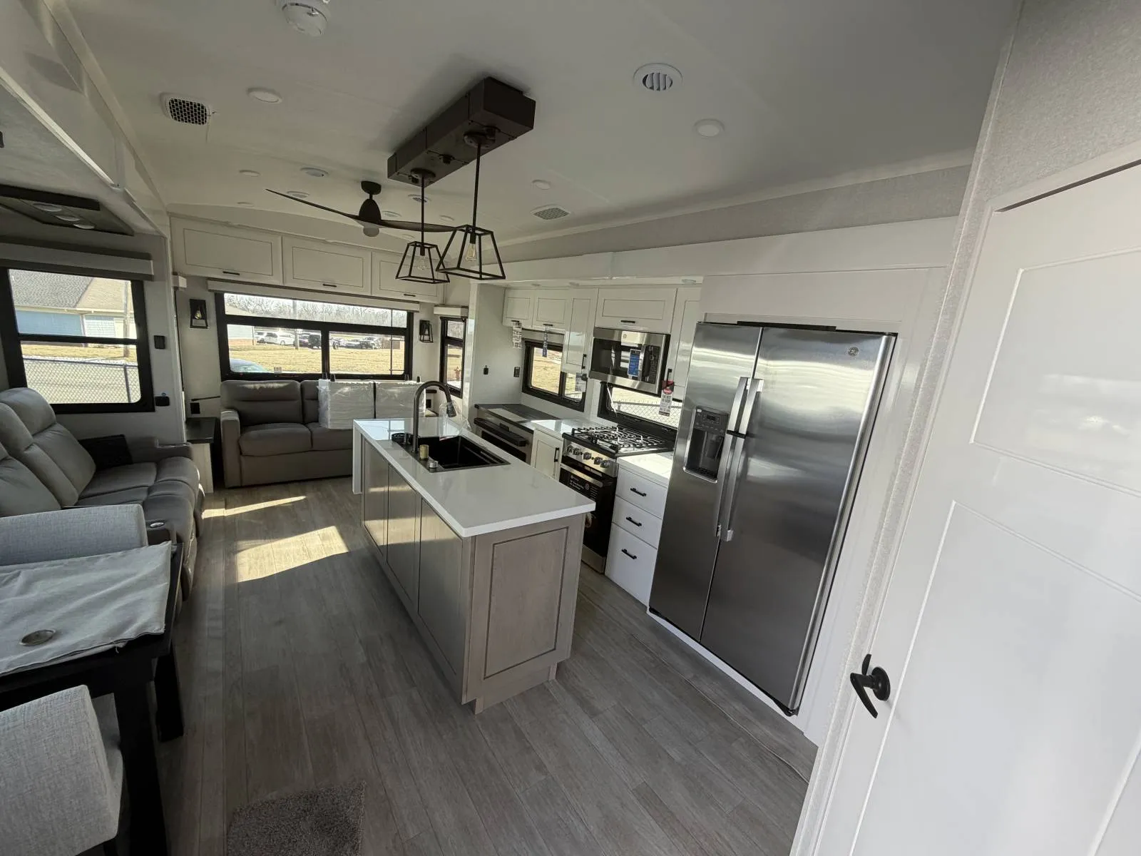 2026 Jayco Pinnacle 36FBTS - Photo 3