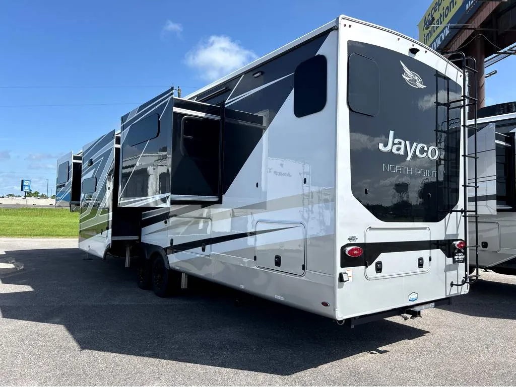 2026 Jayco North Point 382FLRB - Photo 4