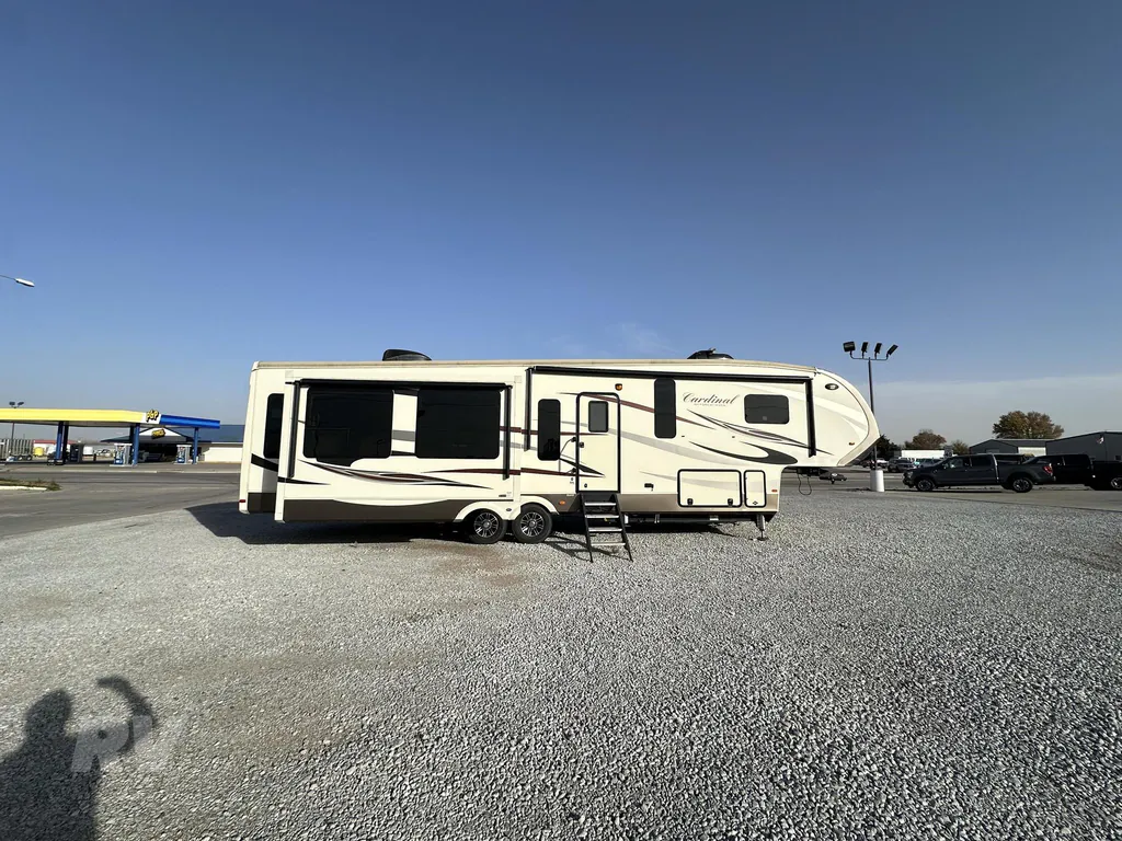 2017 Forest River Cardinal 3456RL, Photos photo 4