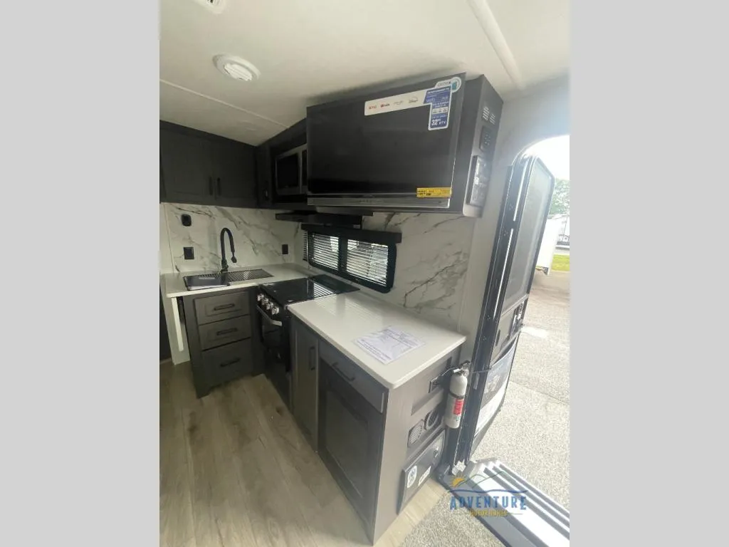 2026 Forest River Flagstaff Super Lite 26SRD - Photo 4
