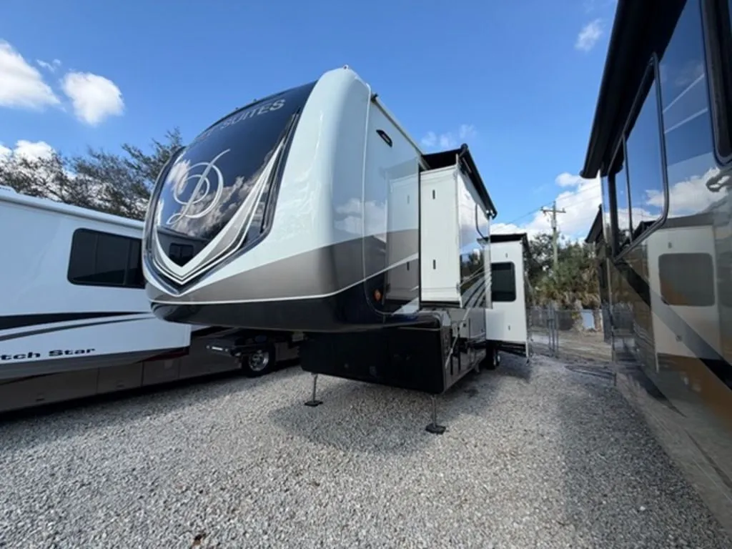 2021 DRV Mobile Suites 41 - Main photo