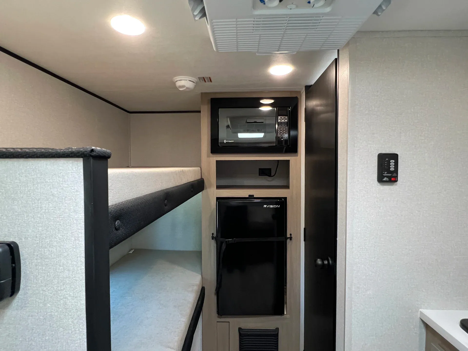 2026 Heartland Prowler Lynx 1300BH - Photo 4