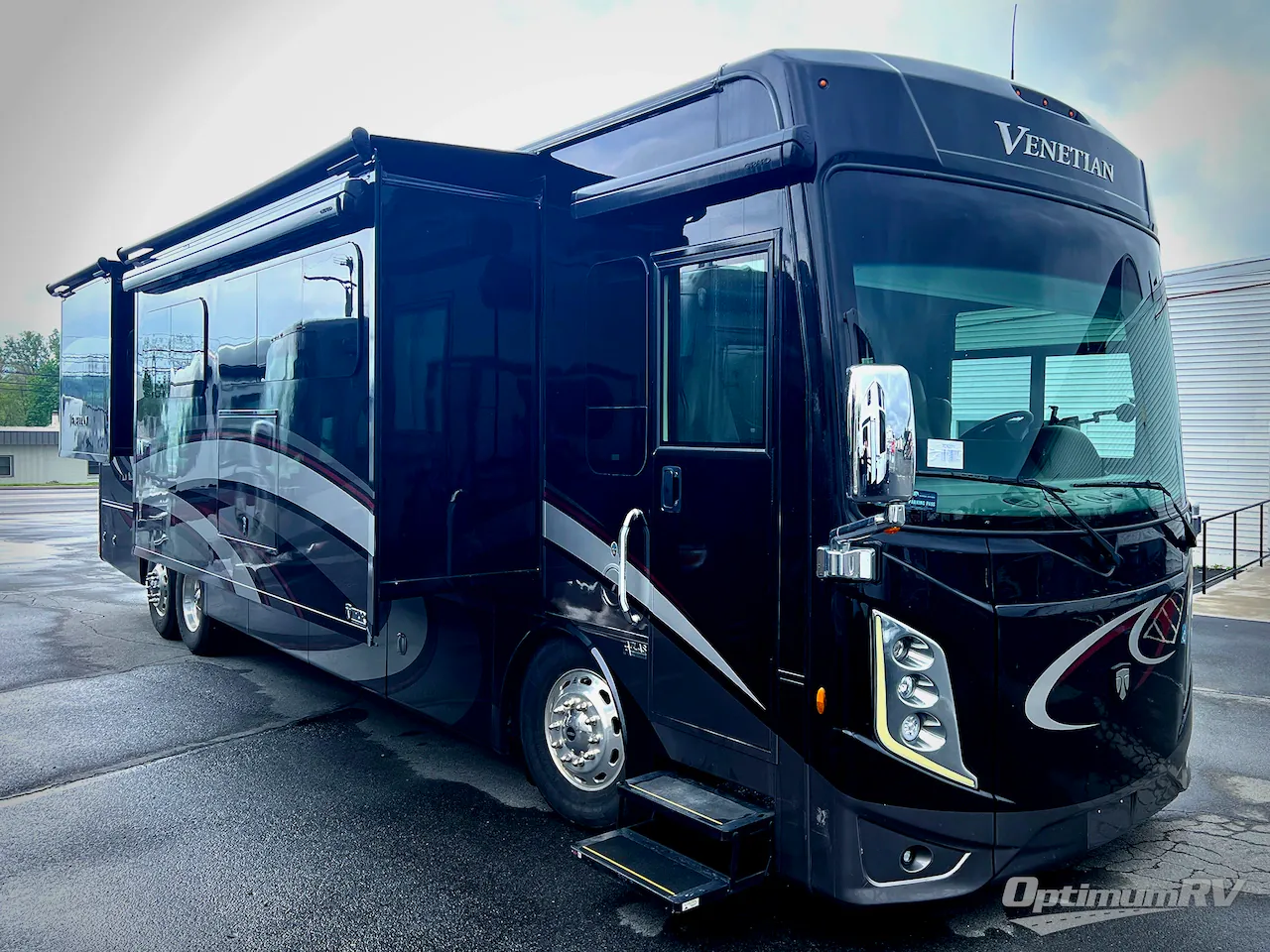 2022 Thor Motor Coach Venetian F42 - Photo 2