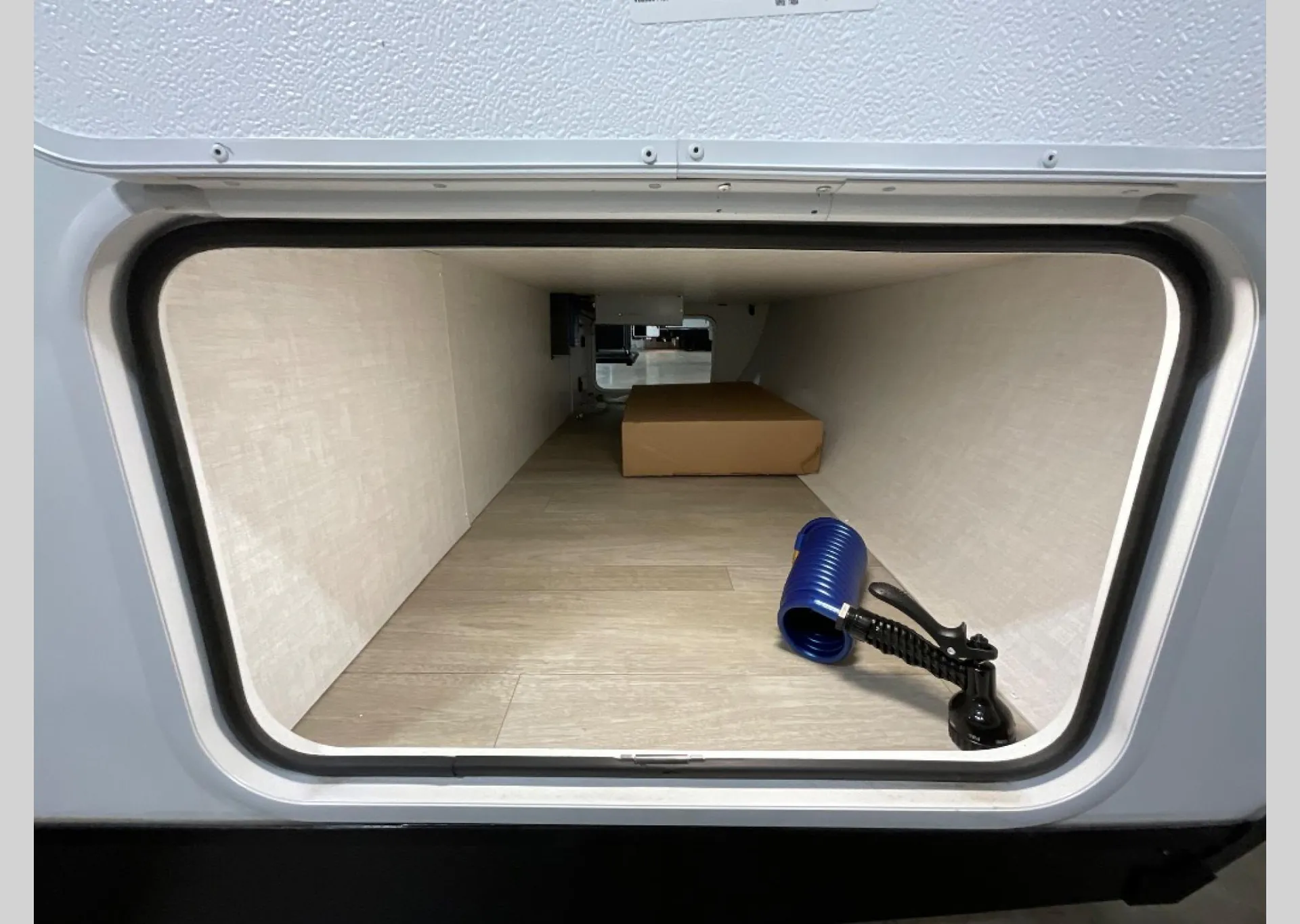 2026 Ember RV E-Series 25RUD - Photo 3