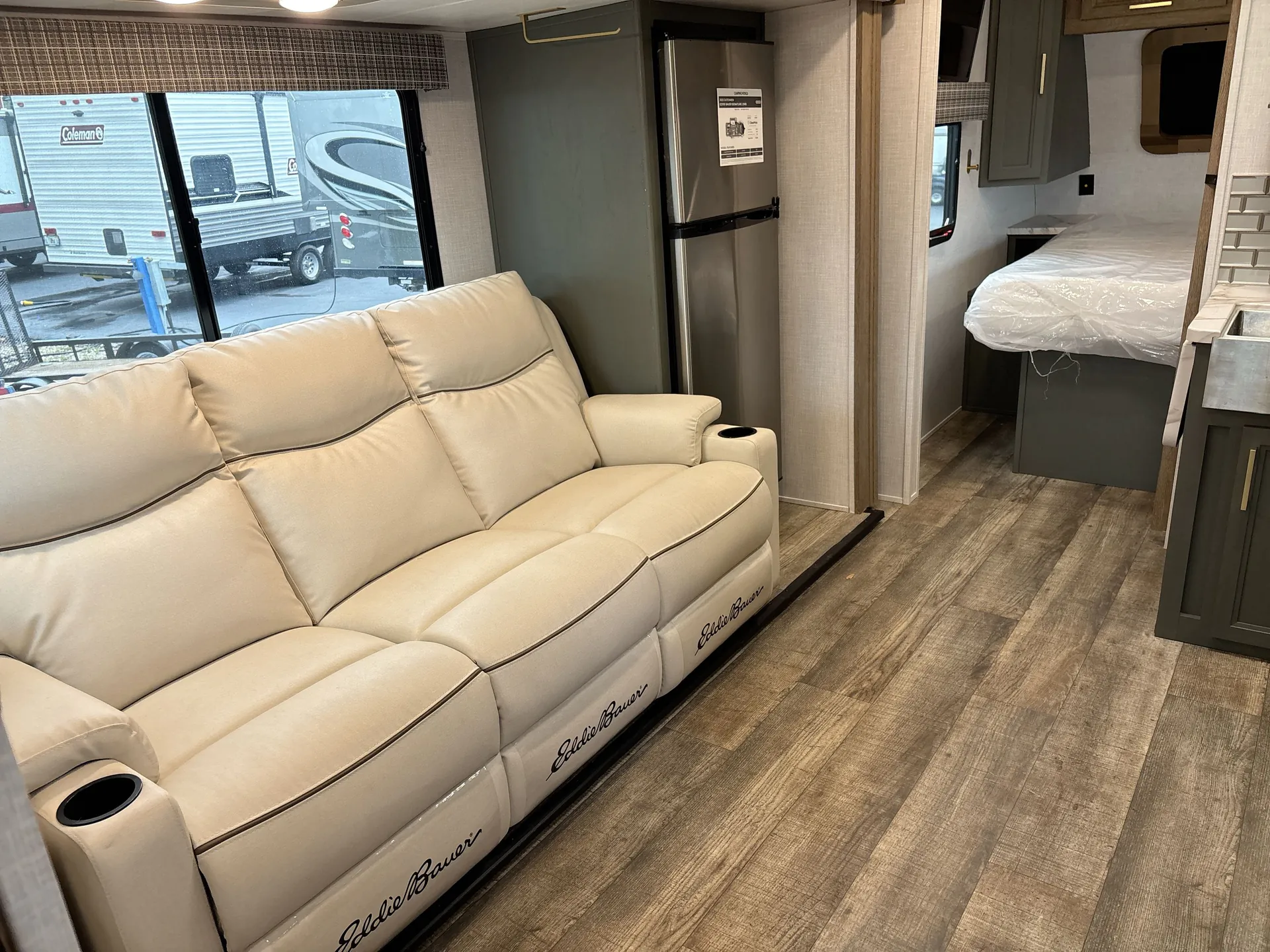 2023 dutchmen Eddie Bauer Signature 23RB — living area main