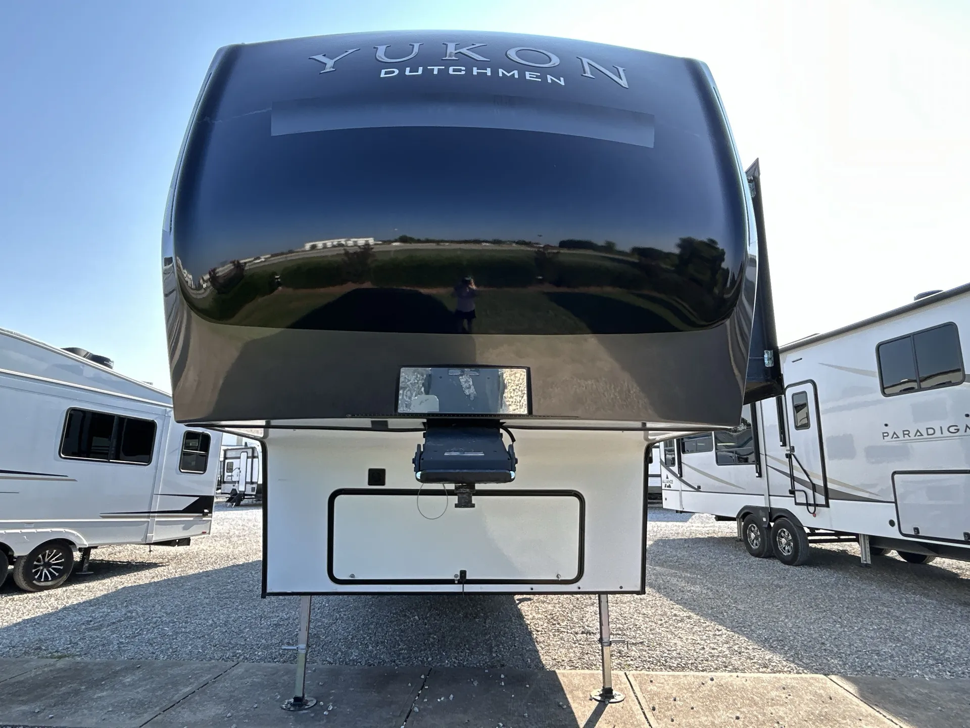 2022 Dutchmen Yukon 400RL — front