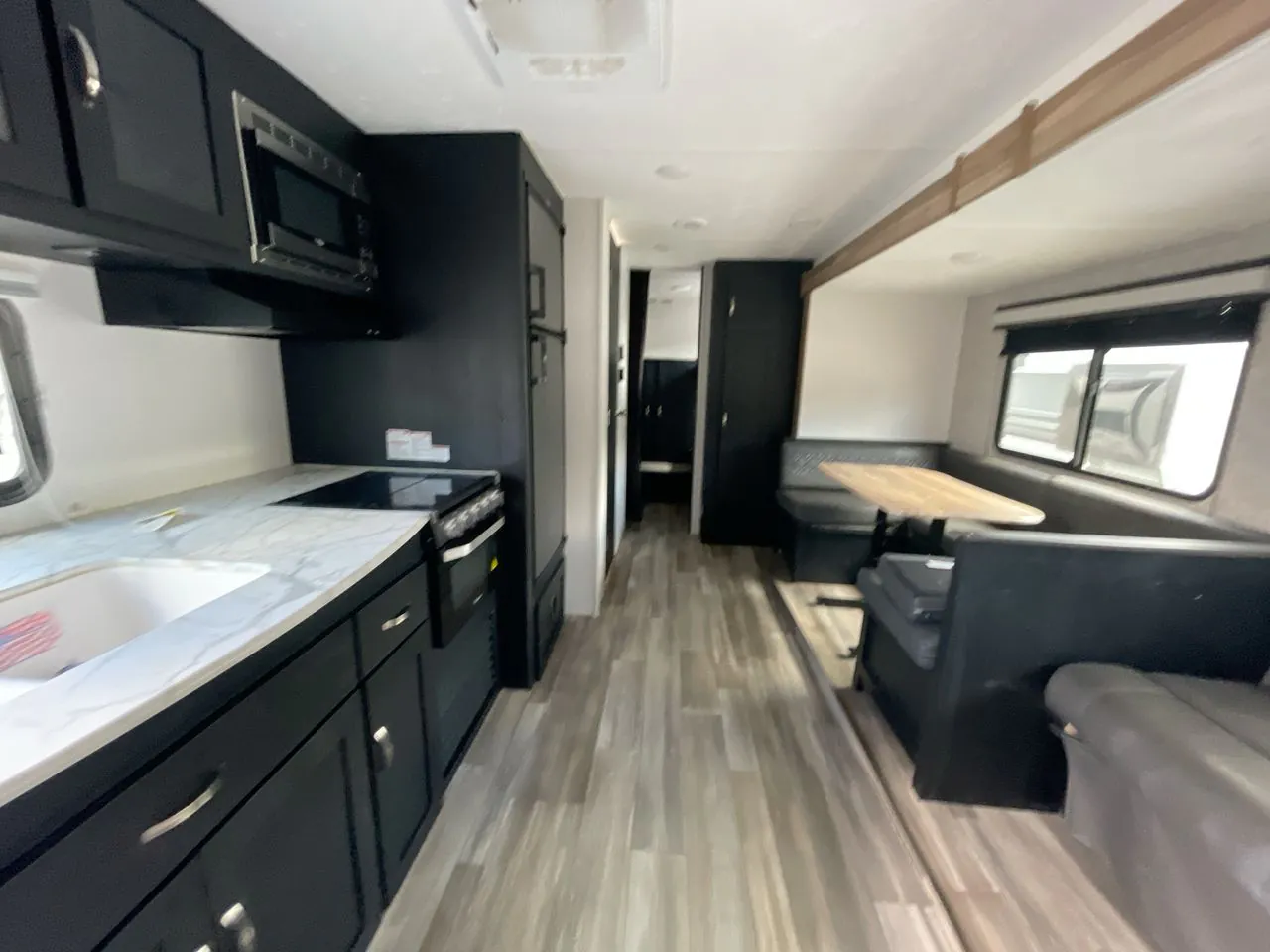 2023 Coachmen Freedom Express Select 29SE - Photo 3