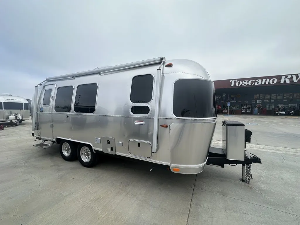 2026 Airstream International 23FB - Photo 2
