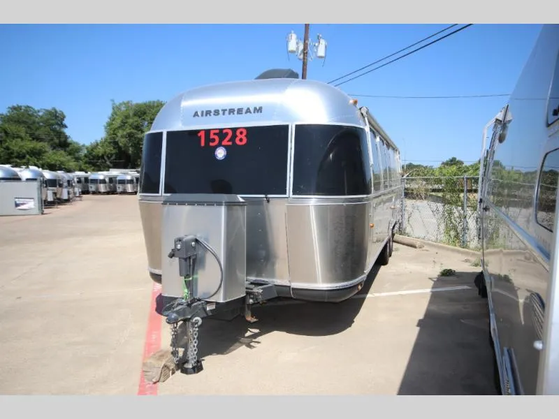 2015 Airstream Classic 30RB - Photo 3