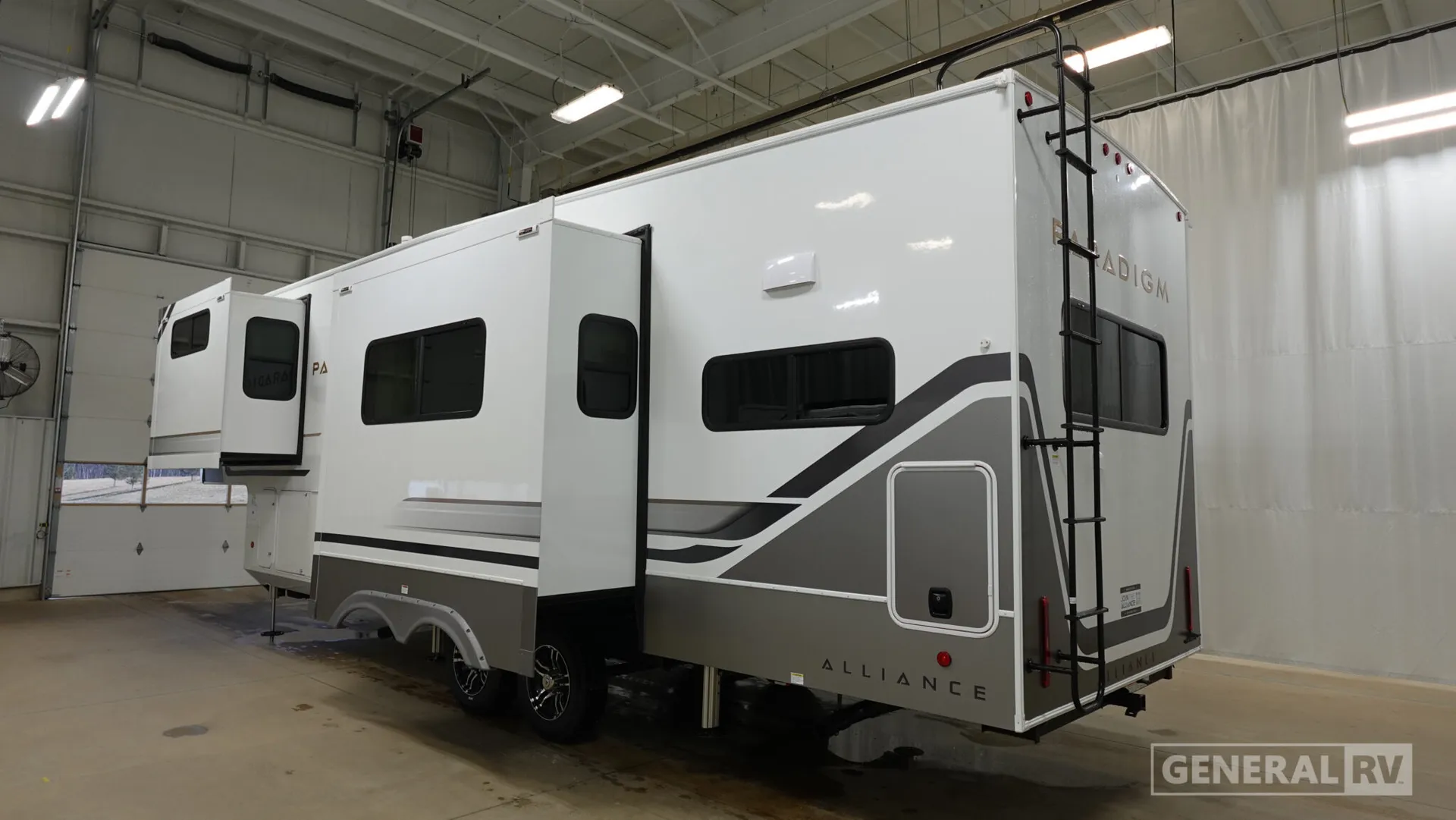 2026 Alliance RV Paradigm 312RK - Photo 4