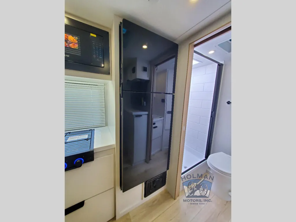 2027 Winnebago Micro Minnie 2108DS, Photos photo 31