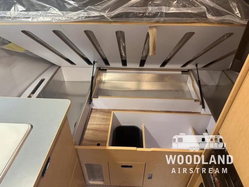 2027 Airstream World Traveler 17RB - Photo 3