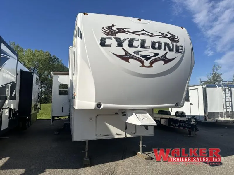 2010 Heartland Cyclone Used    3850 - Photo 3