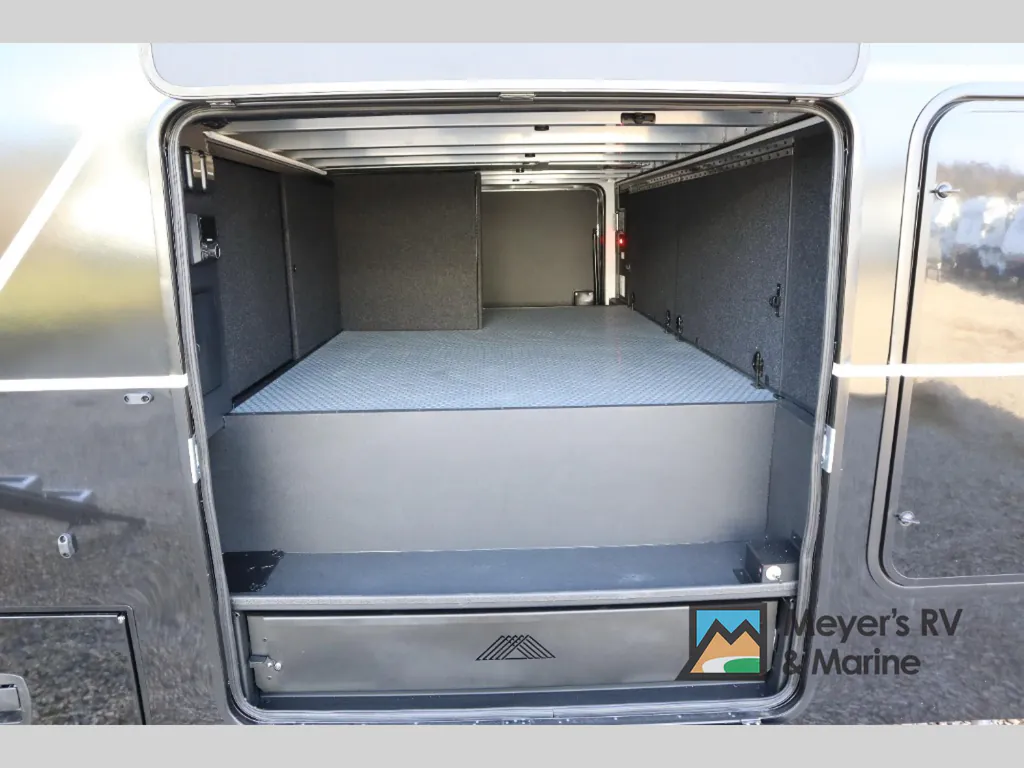 2026 Brinkley Model G 4100, Photos photo 9