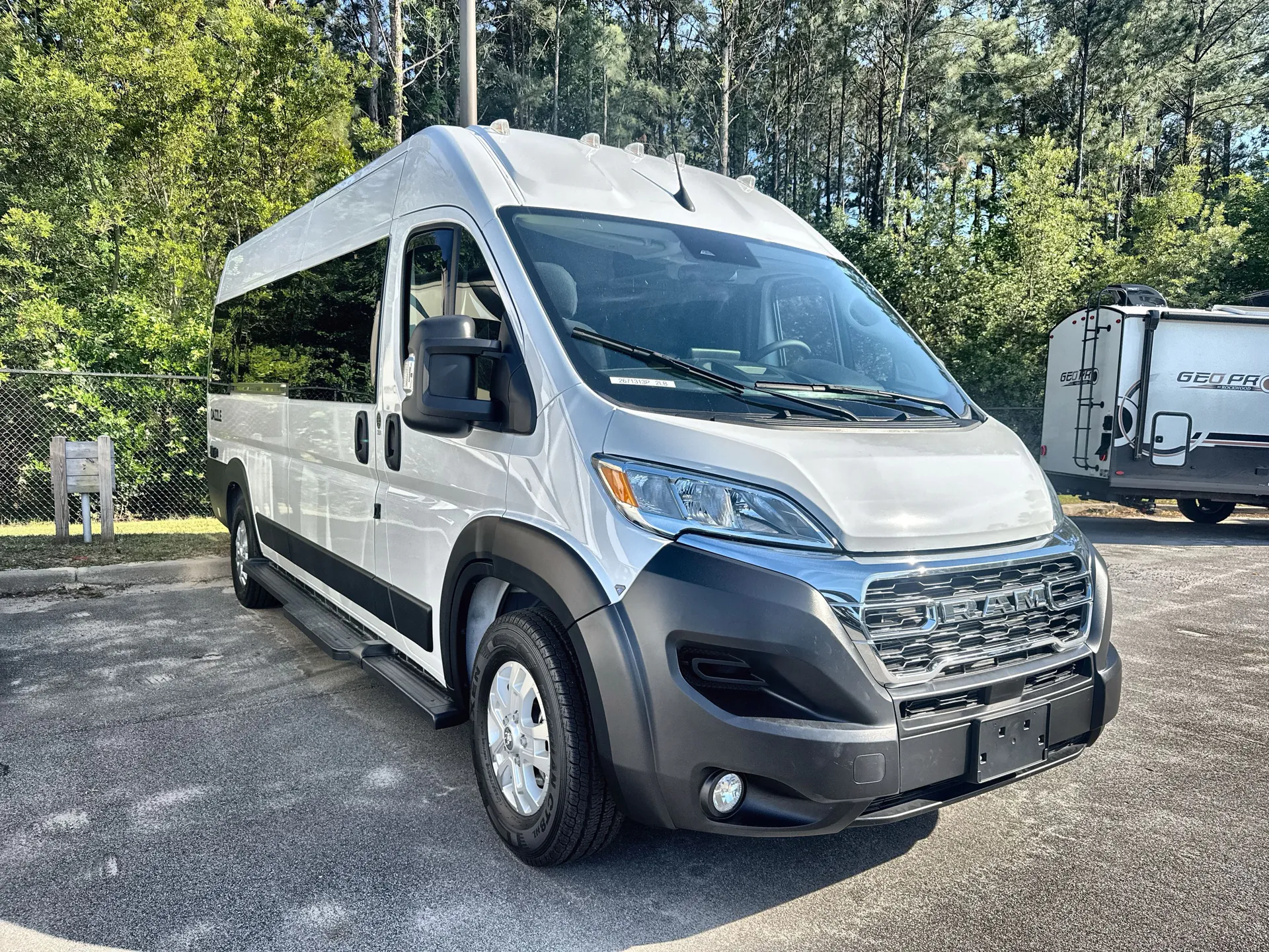 2025 Thor Motor Coach Dazzle 2LB - Photo 2