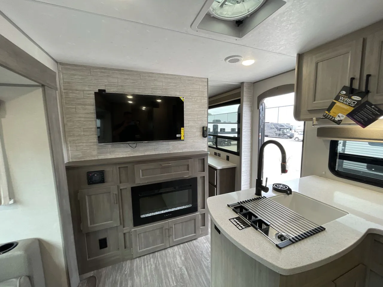 2026 Forest River Aurora 34BHTS — Photo 5