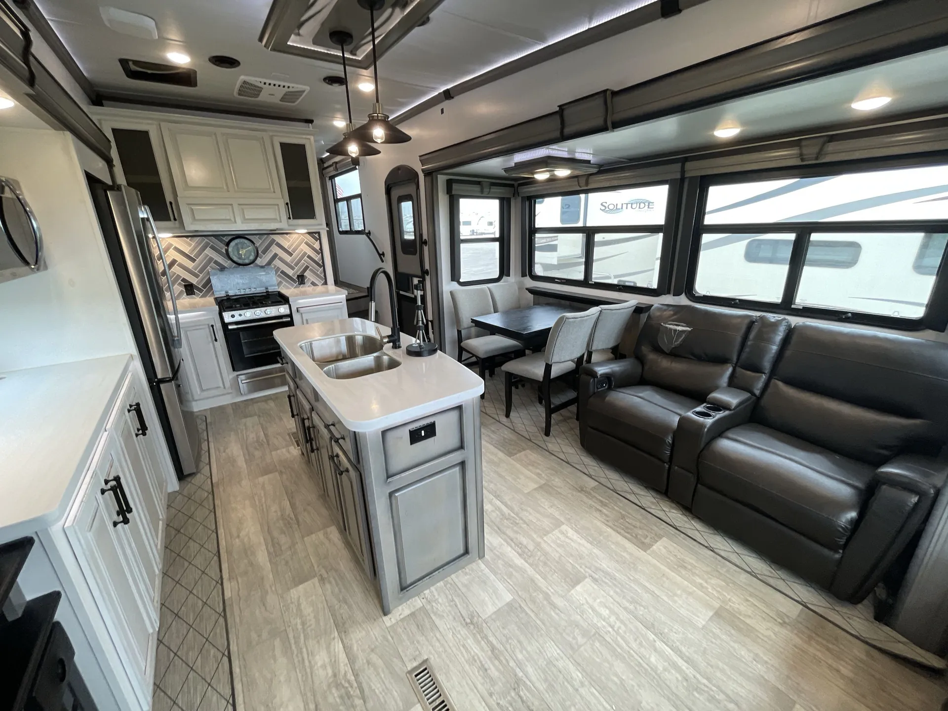 2022 Keystone Montana 3231CK — living area main