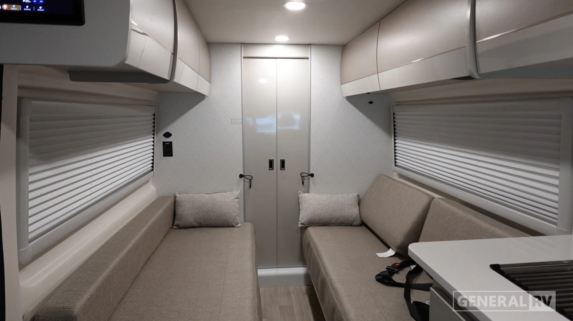 2027 Thor Motor Coach Sequence 20L - Photo 3