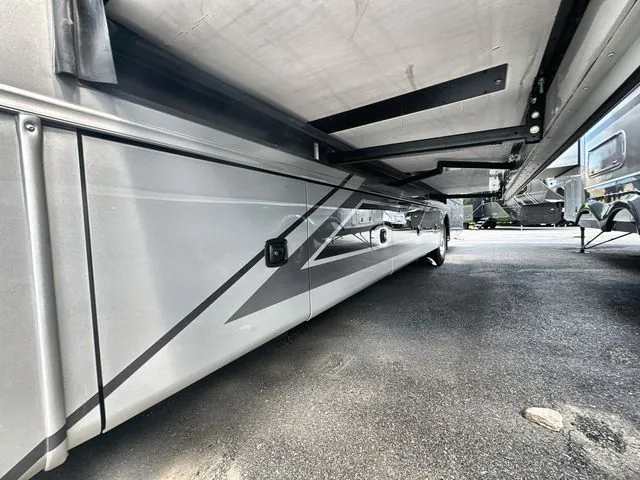2027 Entegra Coach Accolade 37K, Photos photo 2