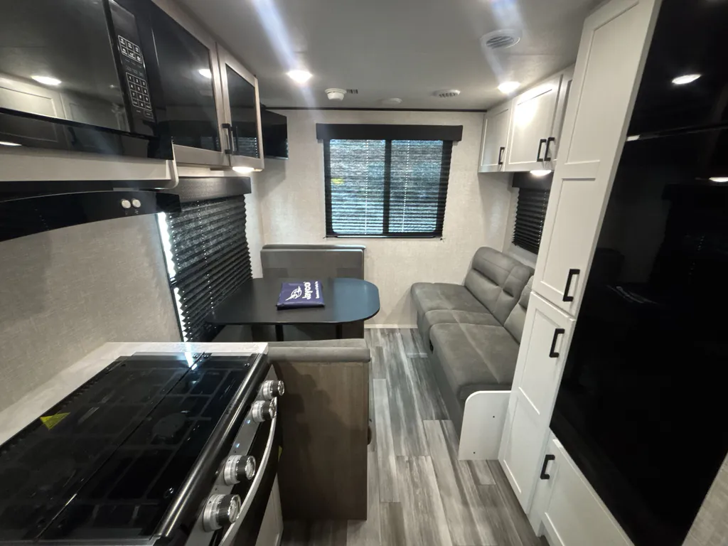 2025 Jayco Jay Flight SLX 210QB, Photos photo 2