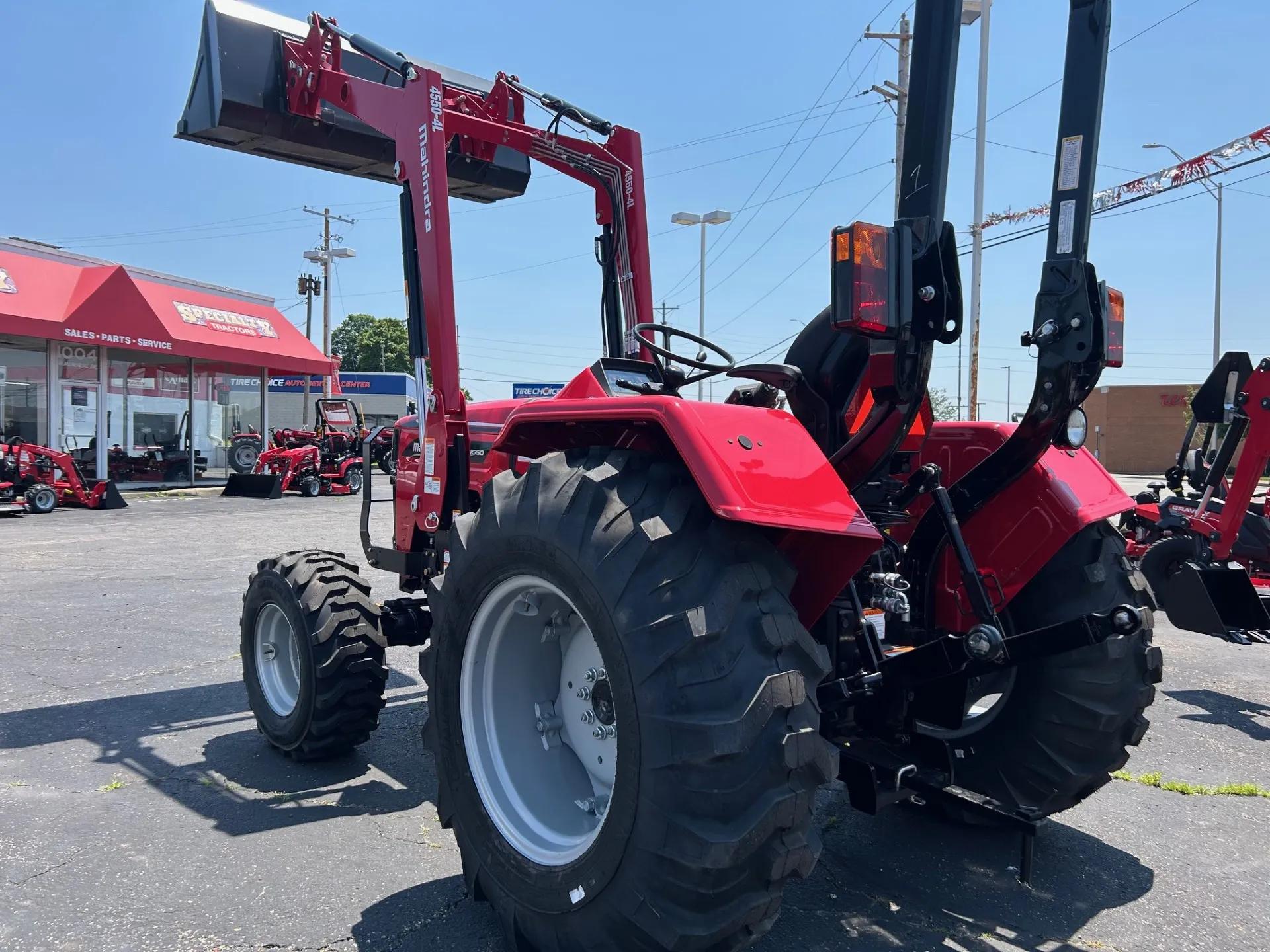 2025 Mahindra 4550 4550 4WD - Photo 3