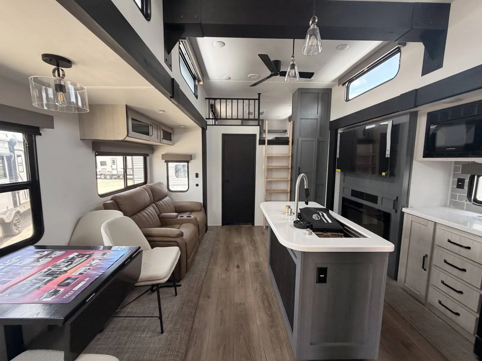 2027 Forest River Puma Vista 421LFT — Photo 7