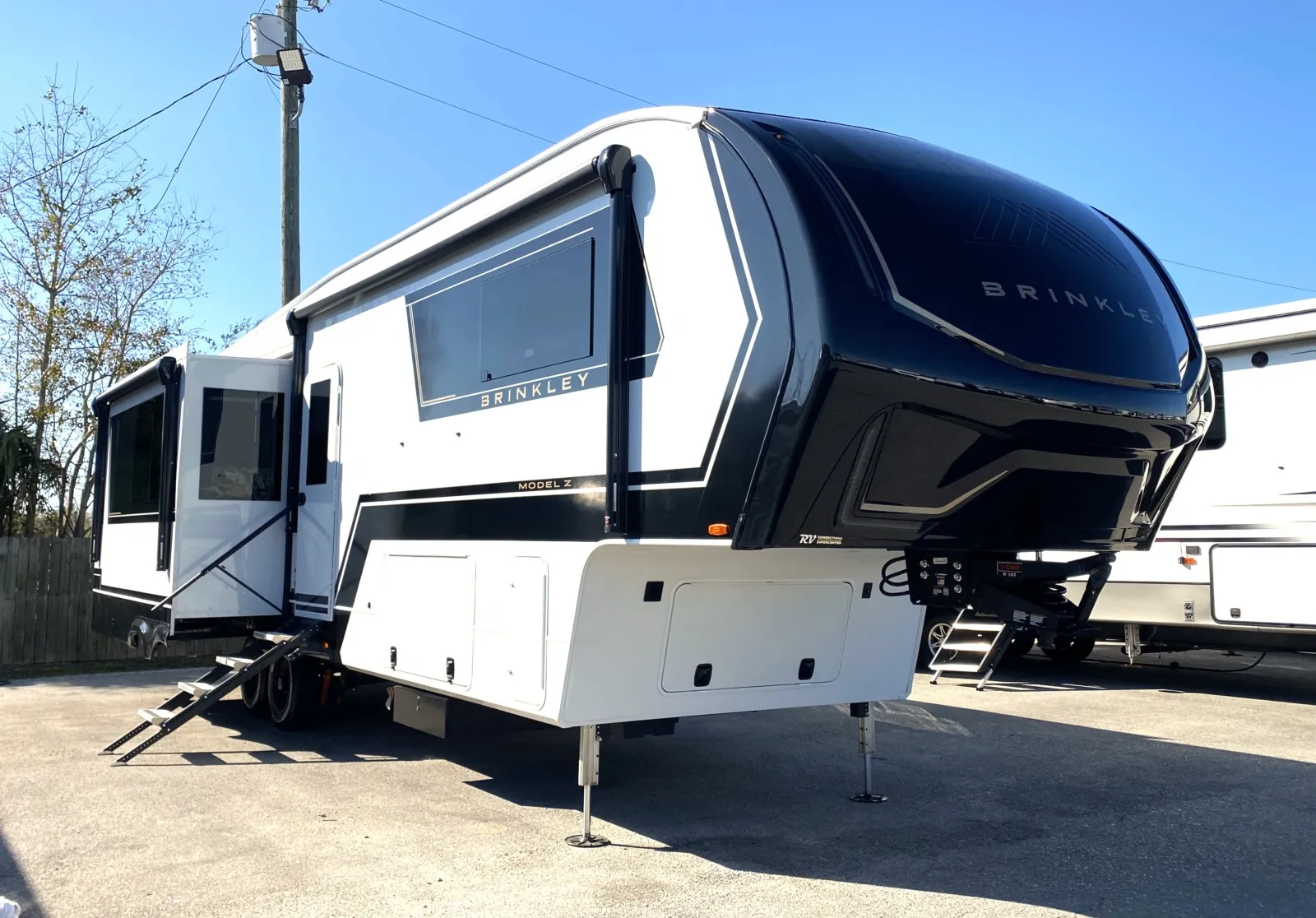 2026 Brinkley Model Z 3200 - Main photo