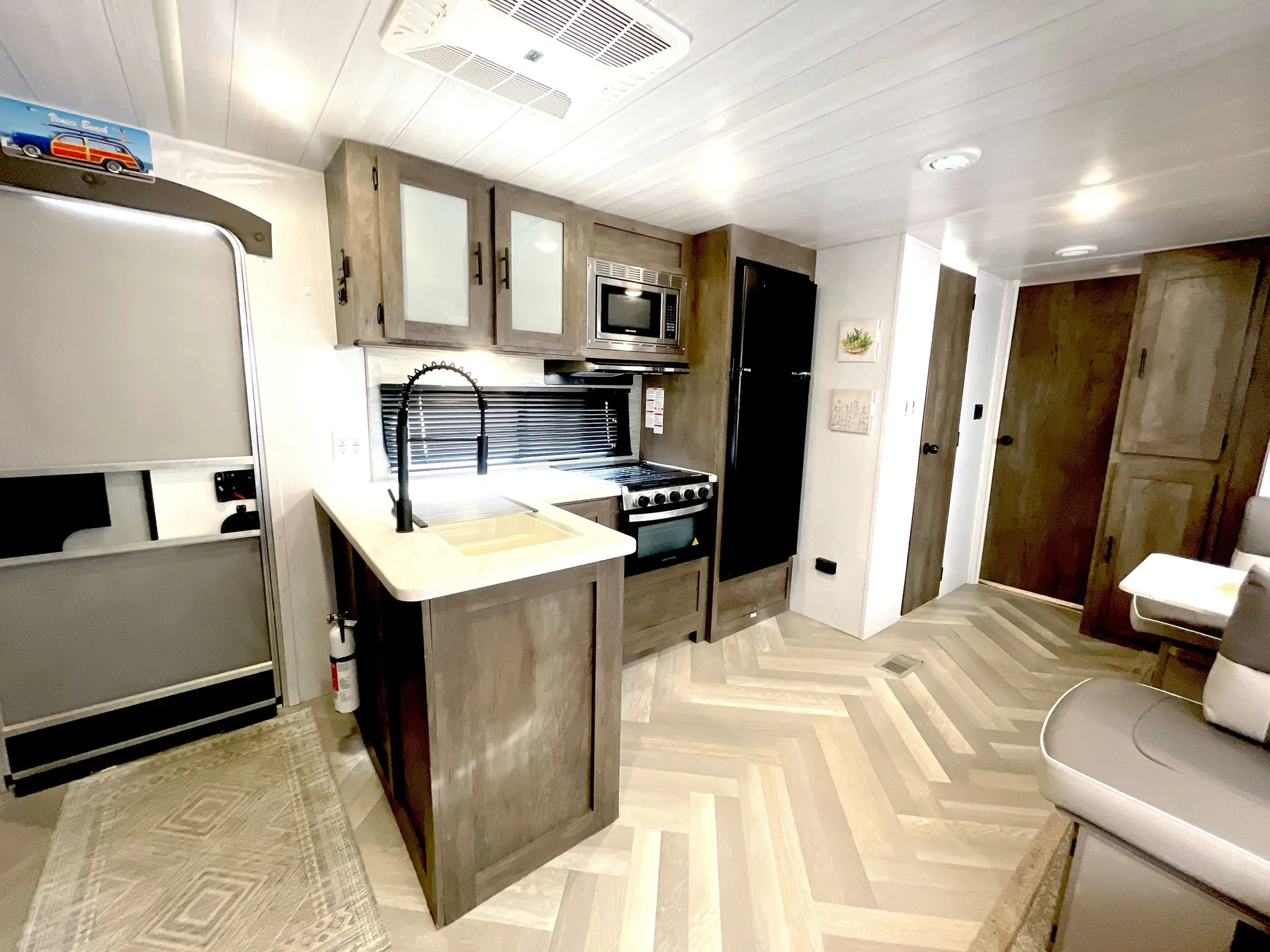 2023 Forest River Wildwood 31KQBTS — living area main