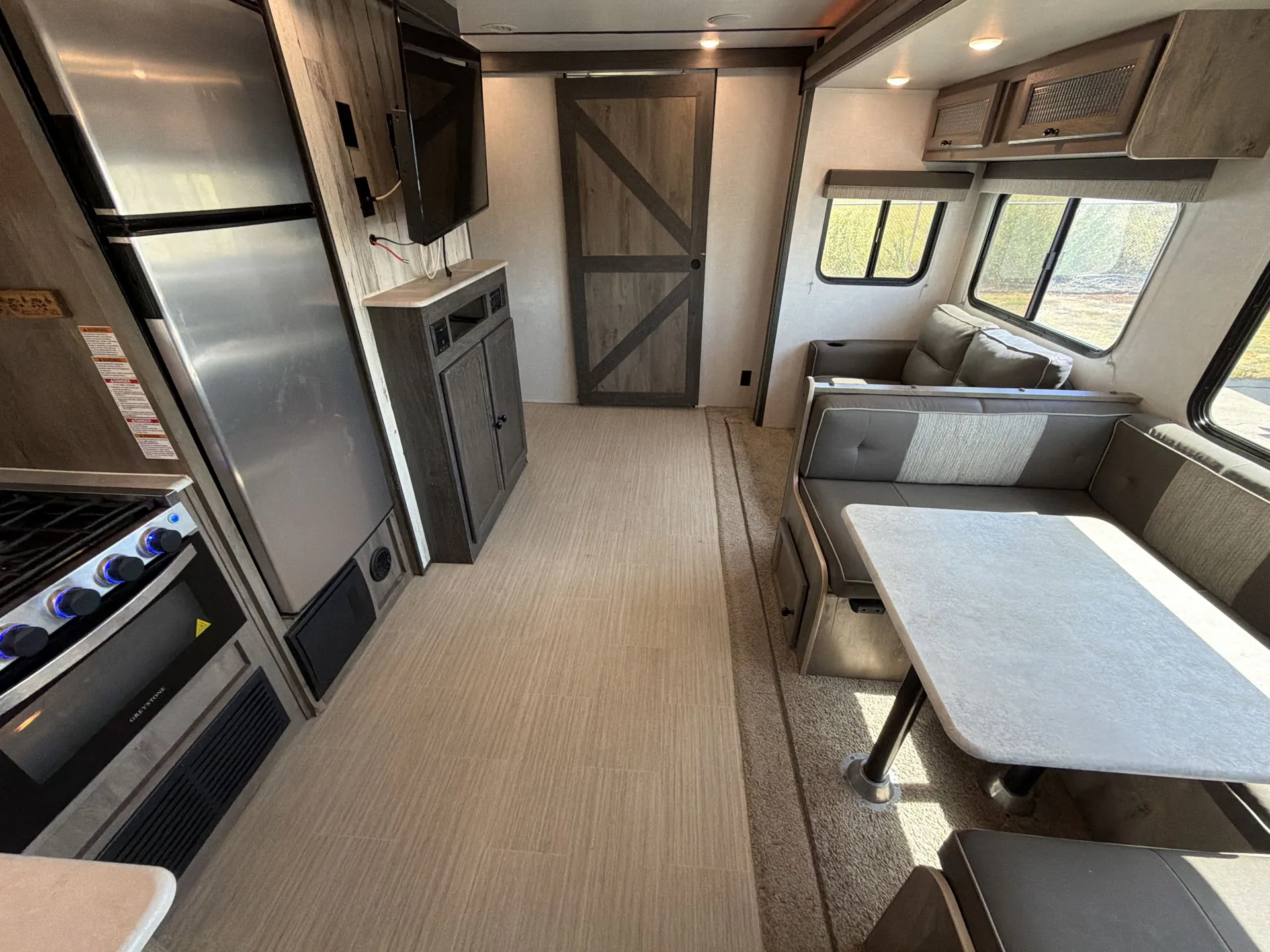 2021 Forest River Surveyor Legend 296QBLE — living area main