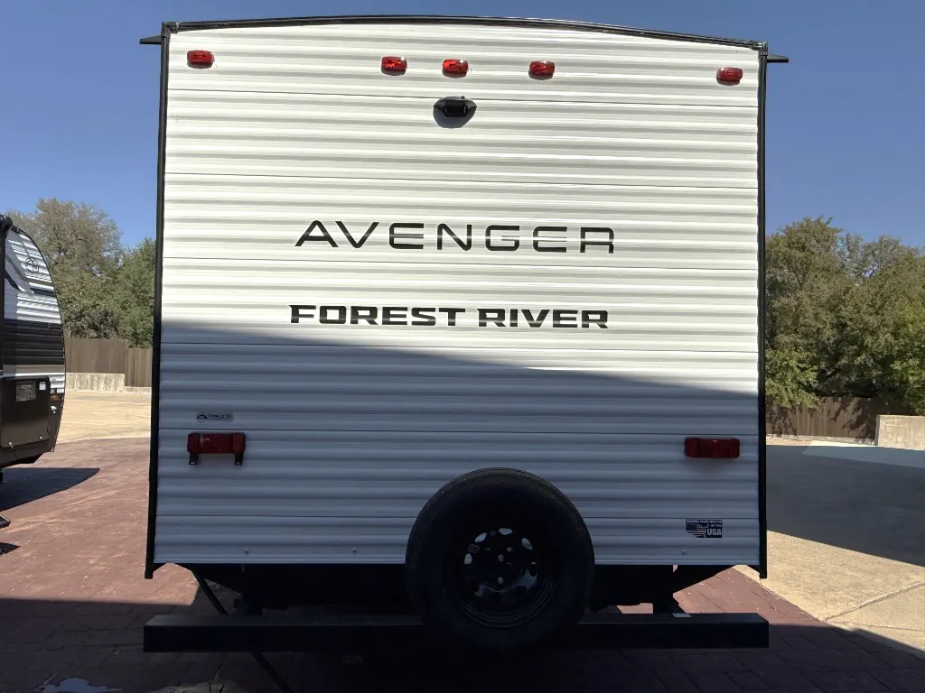 2027 Forest River Avenger 26DBS — Photo 5