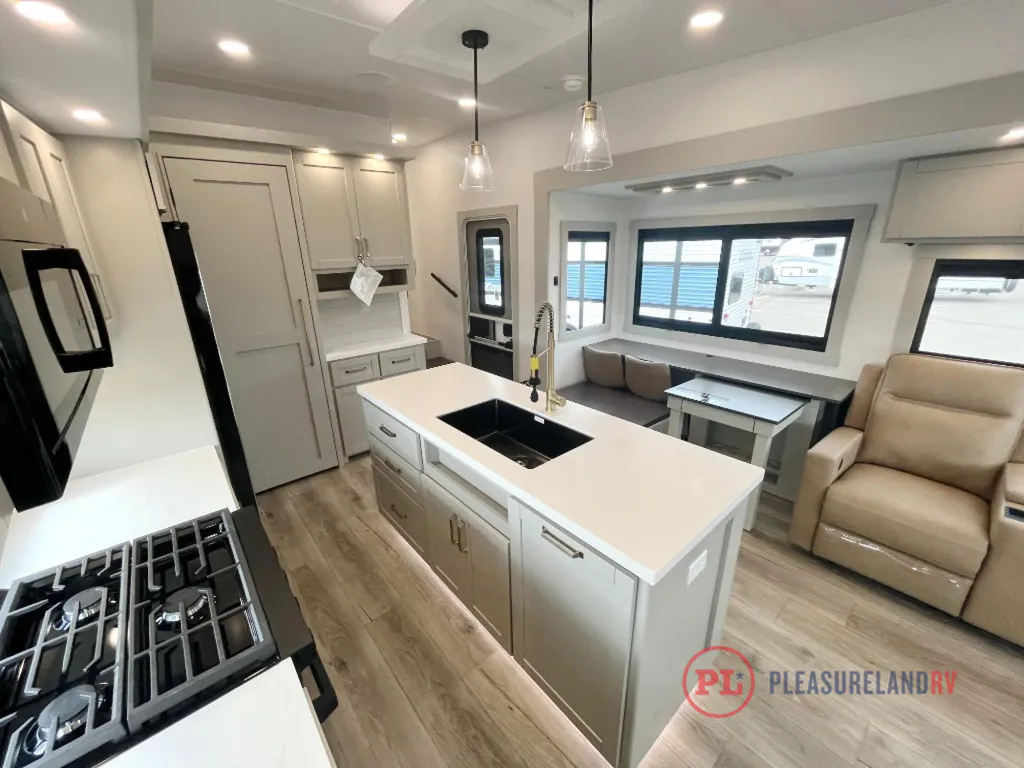 2026 Brinkley Model Z 3600, Photos photo 13