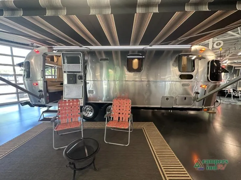 2026 Airstream Globetrotter 25FB - Photo 3